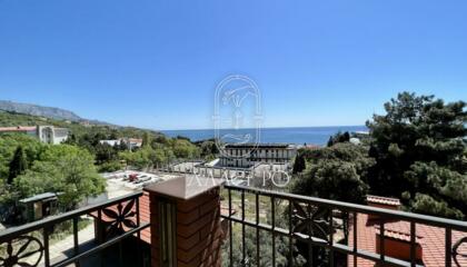 Дом, 746 м², 4 эт.