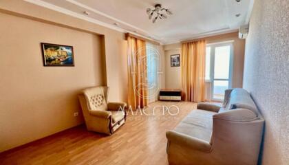 2-к квартира, 90 м², 8/10 эт.
