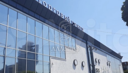Торг. центр, 7413 м²