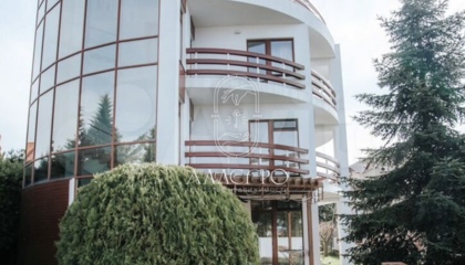 Дом, 400 м², 3 эт.
