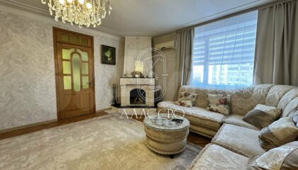 4-к квартира, 116 м², 4/5 эт.