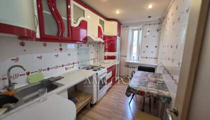 4-к квартира, 100 м², 1/9 эт.